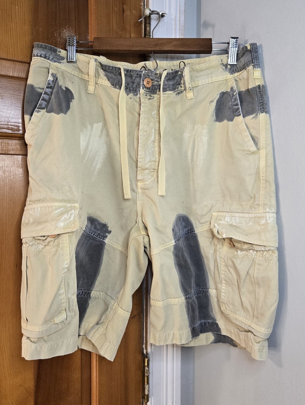 Chip & Pepper Beige Cargo Shorts with Washed Gray Accents